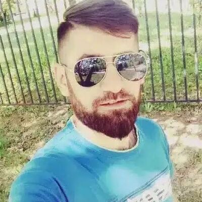 ,   Artur, 36 ,   ,   