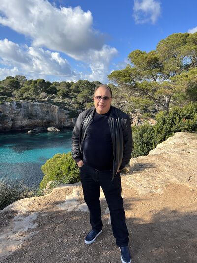  ,   Simon, 57 ,   ,   