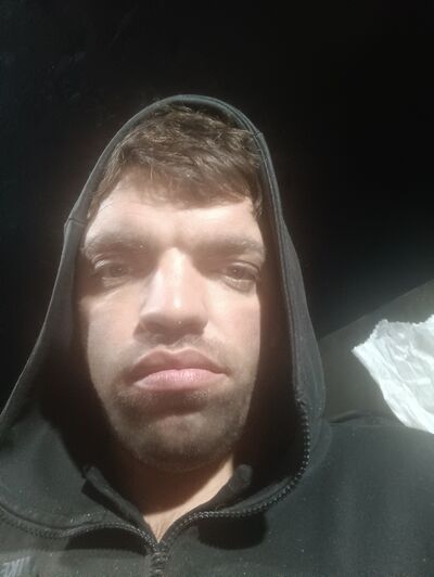  ,   Eugen, 33 ,   ,   