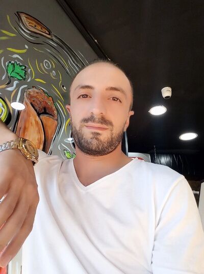  ,   Armen, 36 ,   ,   