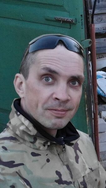  ,   Grek, 46 ,  