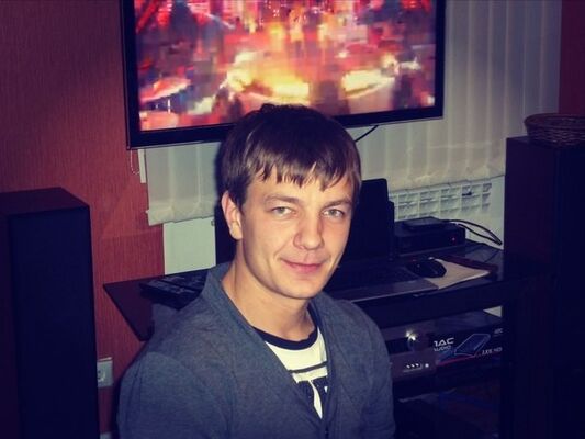  ,   Ashka, 32 ,   