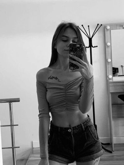  ,   Eva, 25 ,   ,   