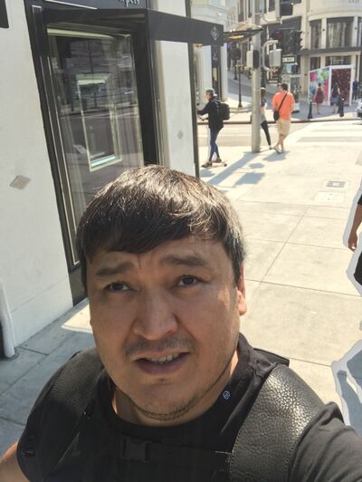  ,   Demis, 42 ,   ,   , c 