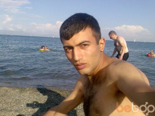  ,   Leon, 40 ,  