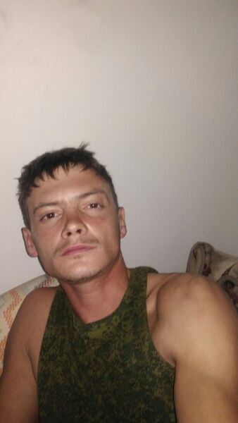  ,   Artur, 34 ,   