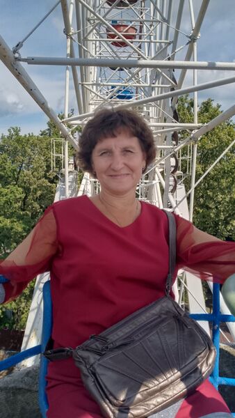  ,   Elena, 52 ,   c 