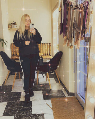  ,   Emma, 38 ,  