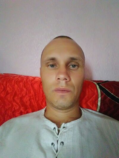  ,   Rinat, 37 ,  