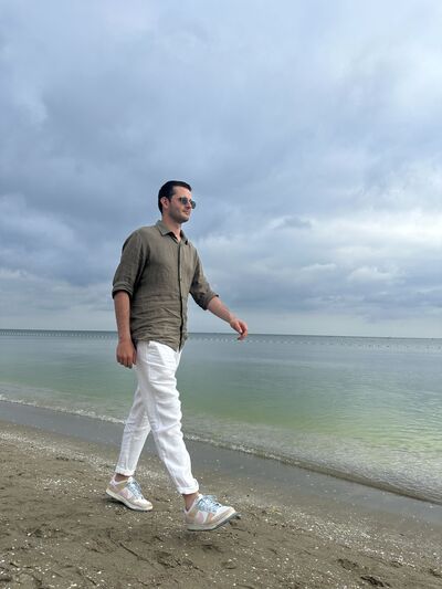  ,   Hakan, 34 ,   ,   