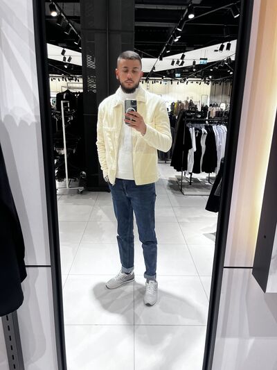  ,   Jurij, 27 ,   ,   