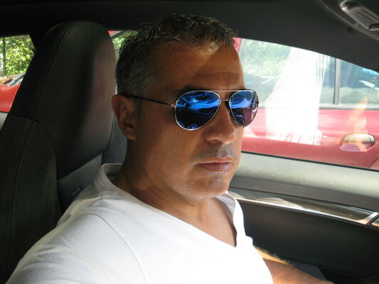  ,   Valet, 53 ,  