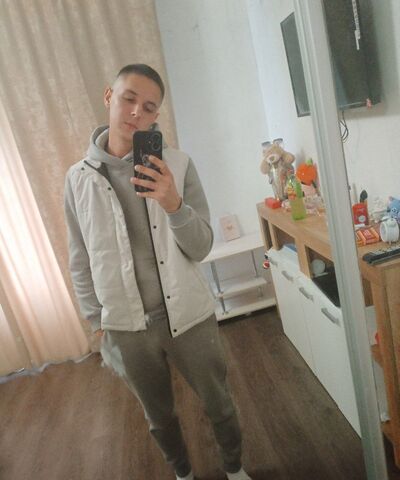  ,   Vladislav, 28 ,   ,   