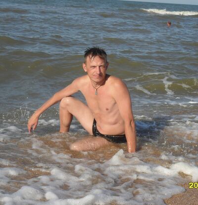  ,   NIK, 49 ,     , c 