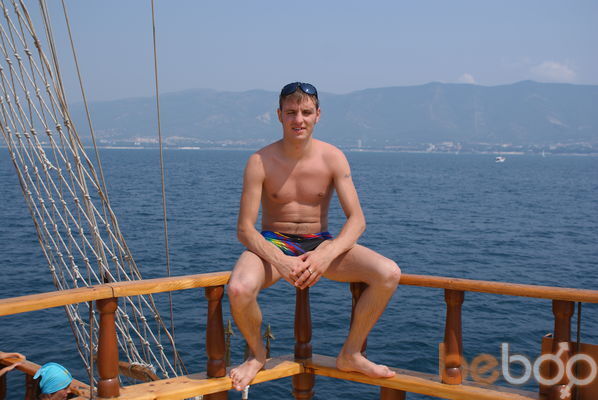  ,   Viktor, 40 ,   , 
