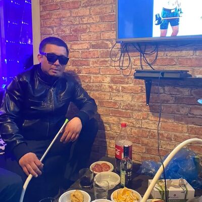  ,   Artem, 33 ,   ,   , c 