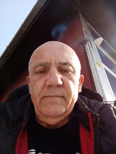   ,   Rade, 61 ,   ,   