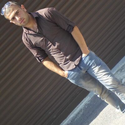  ,   Hovo, 28 ,   ,   