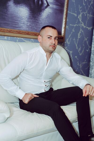  ,   P Nicolai, 36 ,   