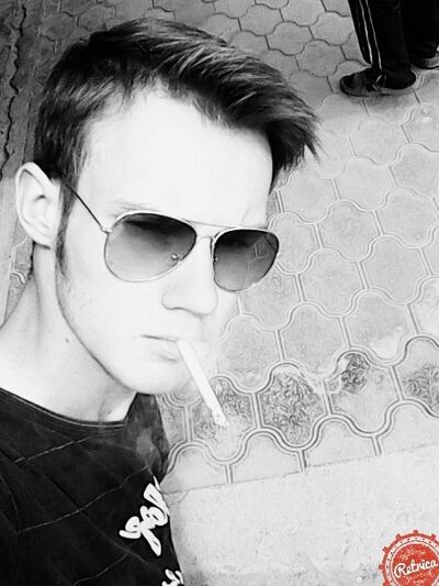  ,   Rich, 28 ,   