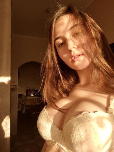  ,   Nadya, 24 ,   