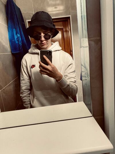  ,   Valik, 23 ,   ,   