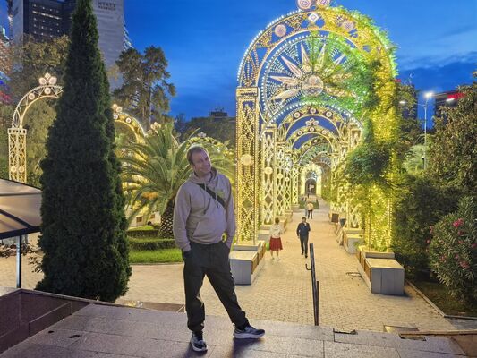  ,   Nik, 38 ,   ,   