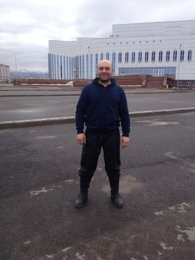  ,   Dima, 40 ,   