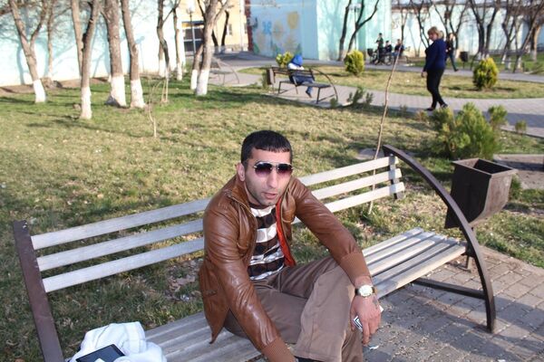  ,   Armen, 37 ,   ,   , c 