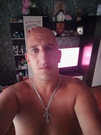  ,   Denis, 39 ,   ,   