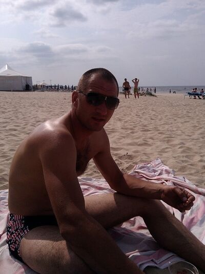  ,   Vlad, 43 ,   