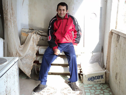  ,   Suren, 44 ,     , c 