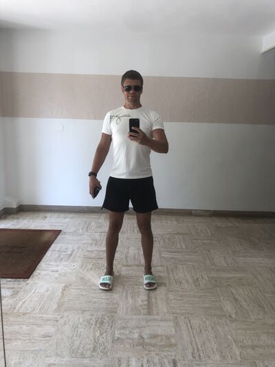  Cannes,   , 40 ,   ,   , 