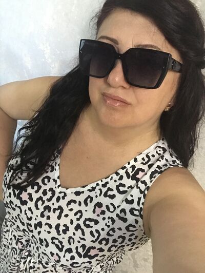  ,   Tania, 52 ,   ,   