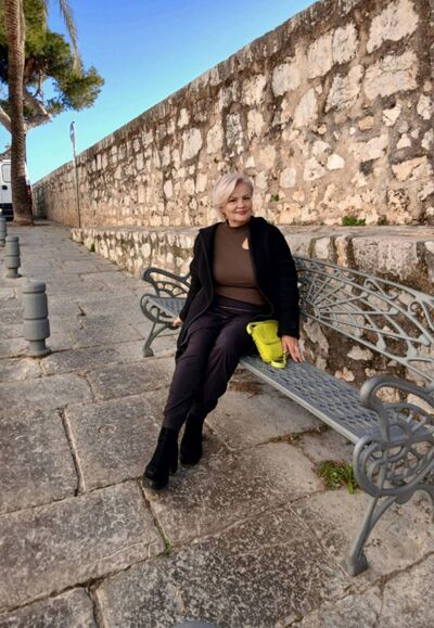  ,   Natallia, 61 ,     , c 