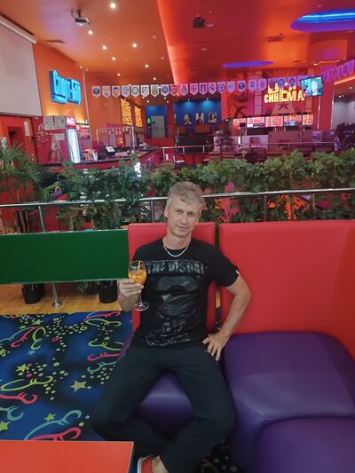 ,   NIK, 47 ,     , c 