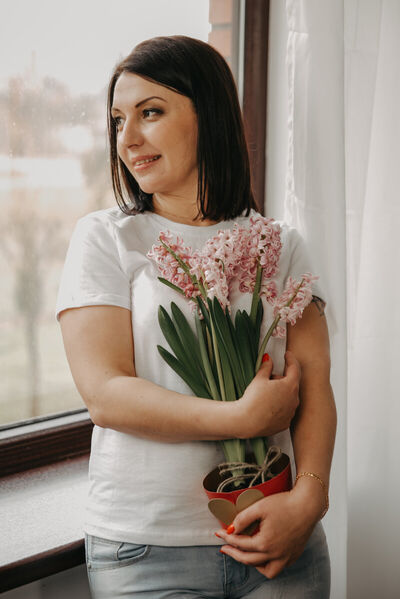  ,   Jana, 44 ,   ,   , c 