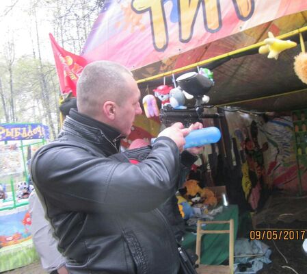   ,   Valentin, 51 ,   ,   