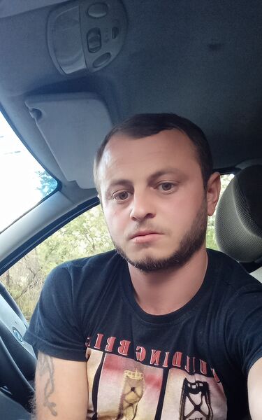  ,   Hovsep, 32 ,   ,   