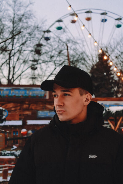  -,   Vlad, 30 ,   ,   , c 