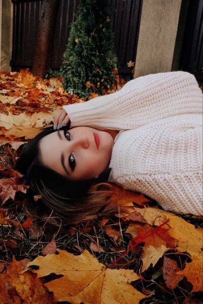  ,   Nadja, 28 ,   
