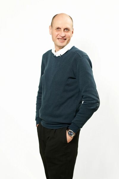  ,   Segrey, 49 ,   ,   