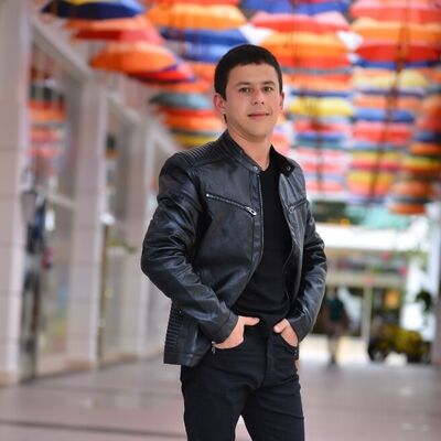  ,   Bobur, 33 ,   ,   , c 