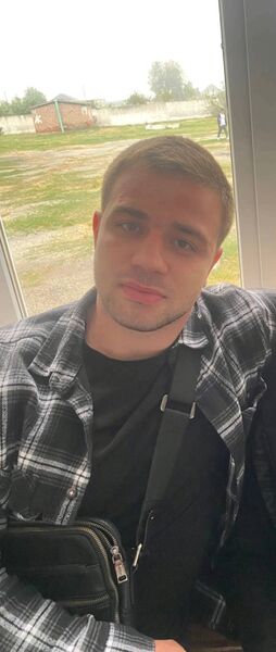  ,   Viktor, 24 ,   ,   