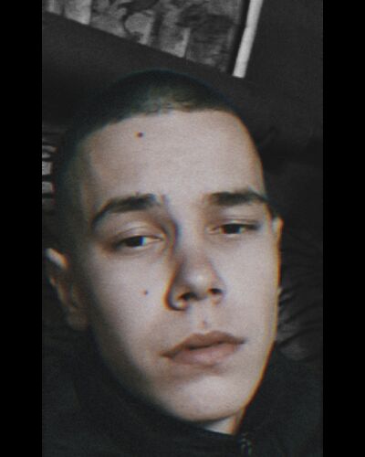  ,   Denis, 21 ,     