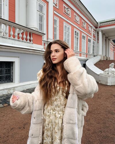  ,   Victoria, 23 ,   ,   