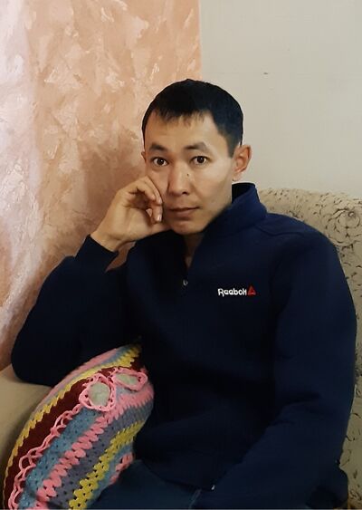  ,   Akon, 42 ,   , c 
