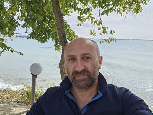  ,   Valeri, 46 ,   ,   