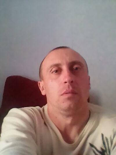  ,   Hitcher, 44 ,  