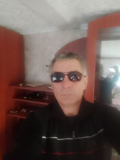  ,   Farhat, 52 ,     , c 